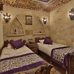 Готель Old Town Stone House