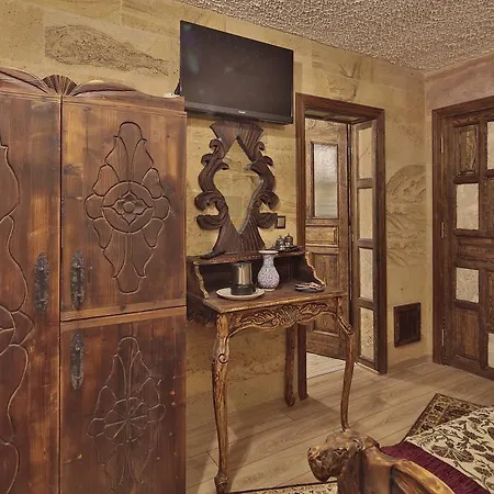 Old Town Stone House 4*